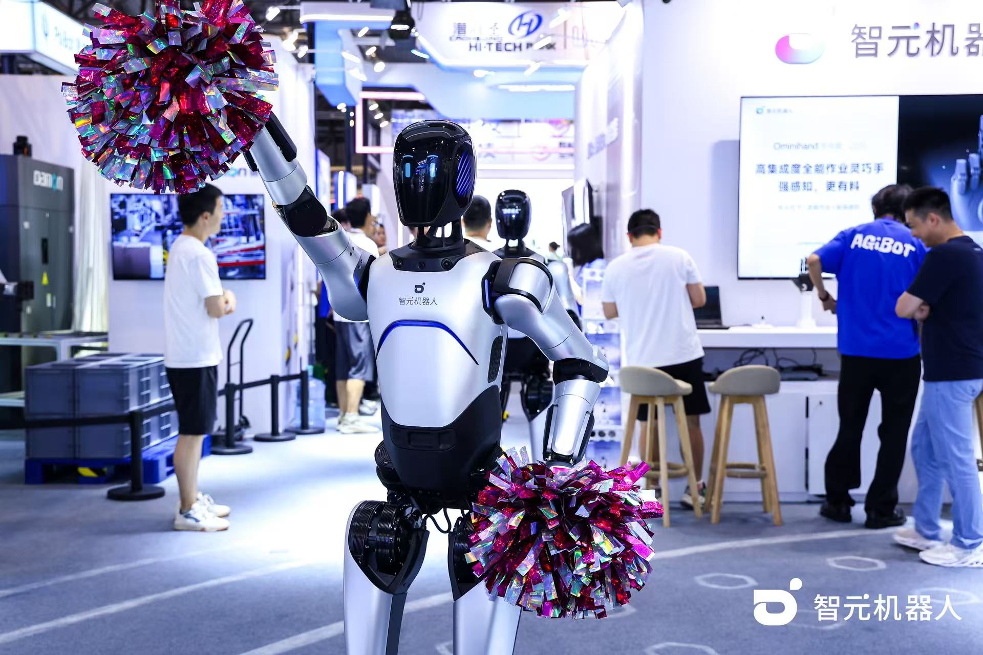 zoty中欧机器人 WAIC 首日展台火爆，机器...